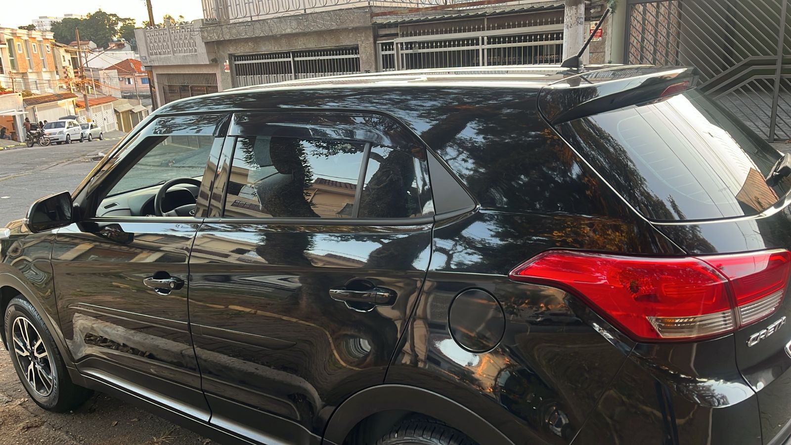 Creta preta com efeito molhado